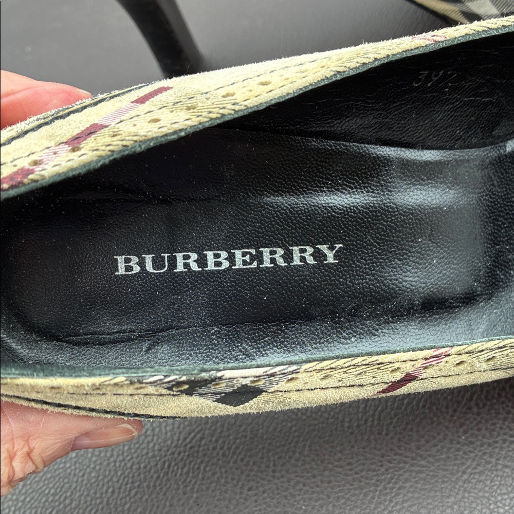 Burberry made in Spain Women's Checkered Pumps - Black and Cream - Picture 5 of 8